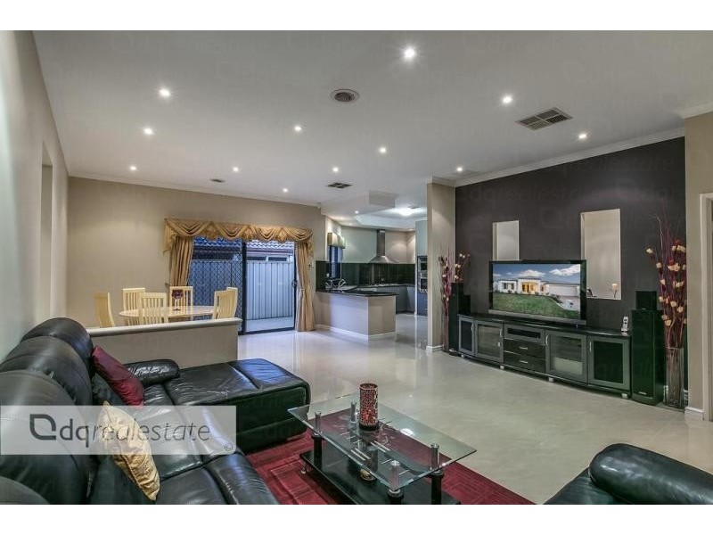 5 Sutton Way, Darch WA 6065