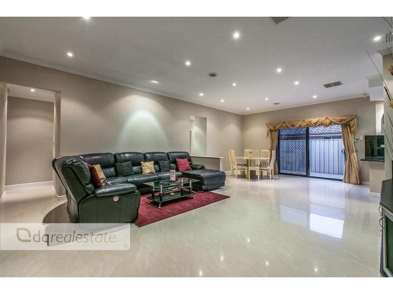 5 Sutton Way, Darch WA 6065