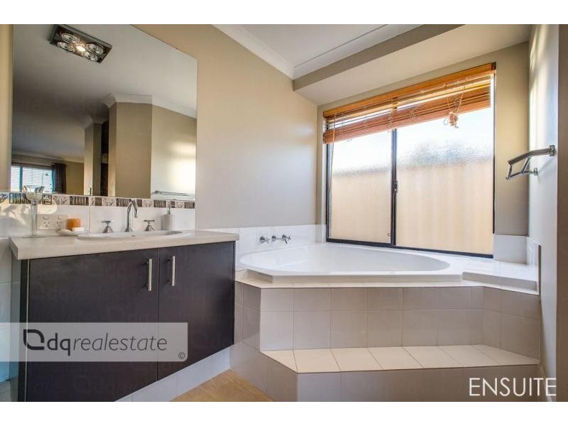 11 Carothers Meander, Tapping WA 6065