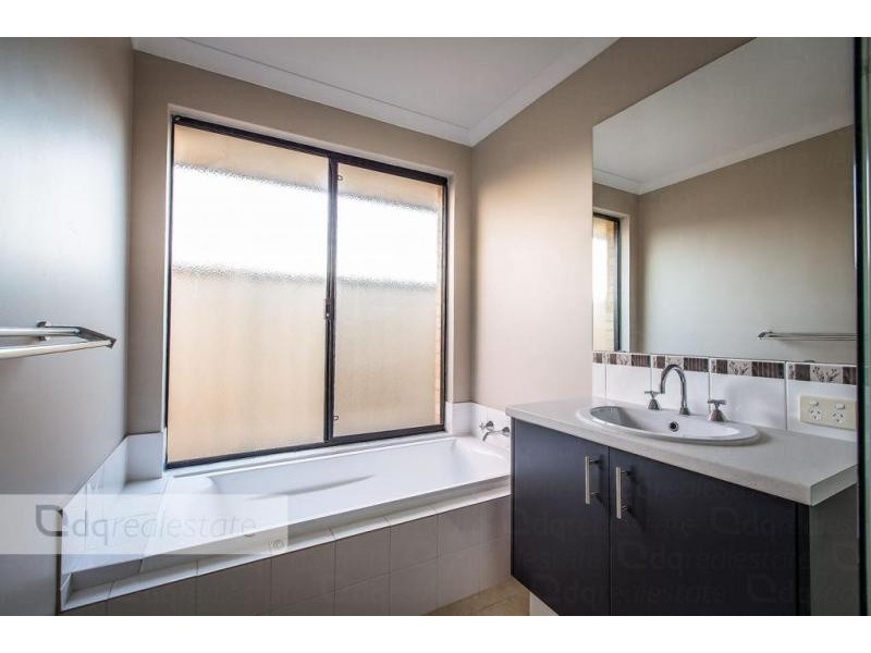 11 Carothers Meander, Tapping WA 6065