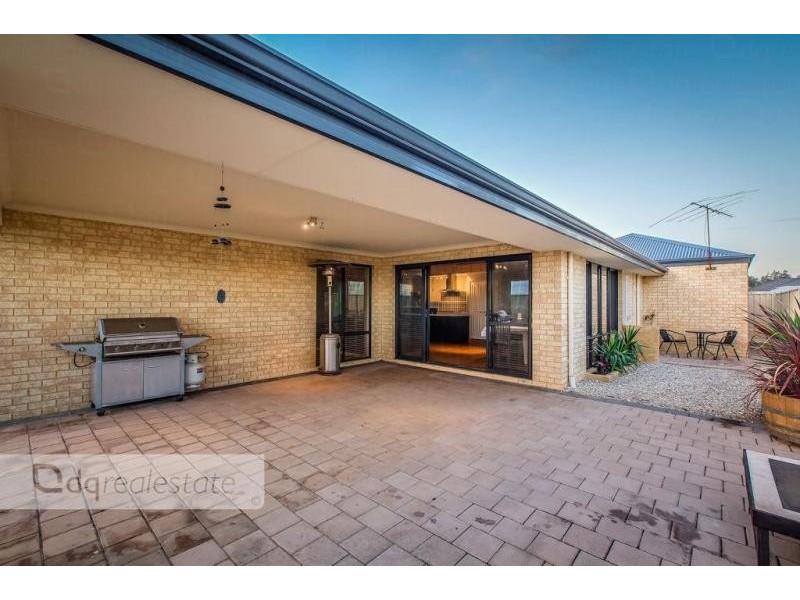 11 Carothers Meander, Tapping WA 6065