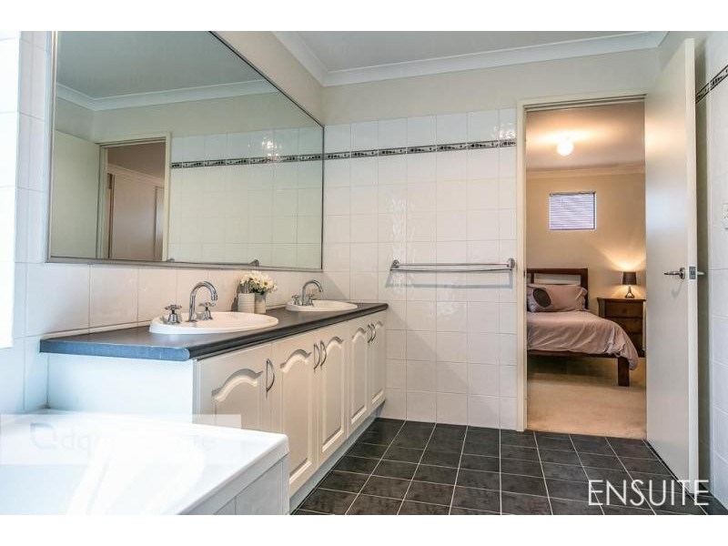 77 Gungurru Avenue, Hocking WA 6065