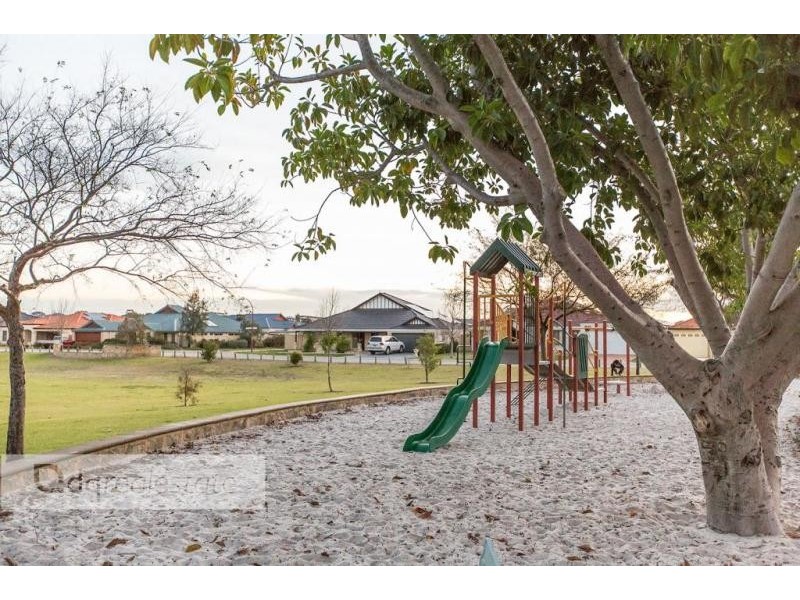 5 Limerick Crescent, Darch WA 6065