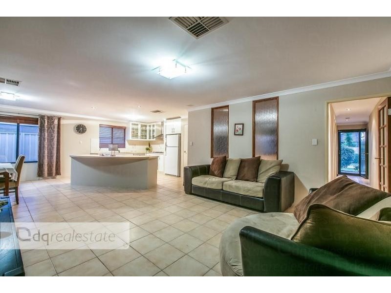 5 Limerick Crescent, Darch WA 6065