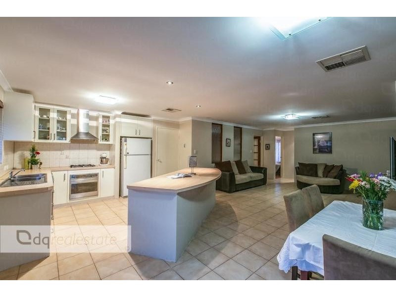 5 Limerick Crescent, Darch WA 6065