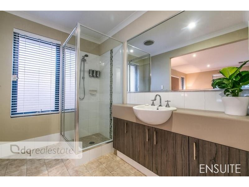 10 Susan Road, Madeley WA 6065