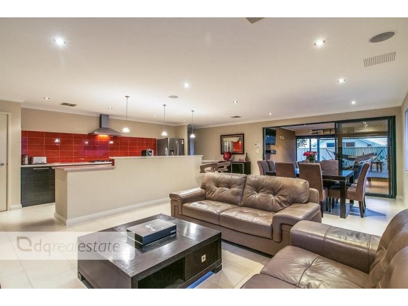 10 Susan Road, Madeley WA 6065