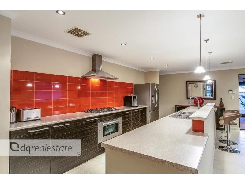 10 Susan Road, Madeley WA 6065