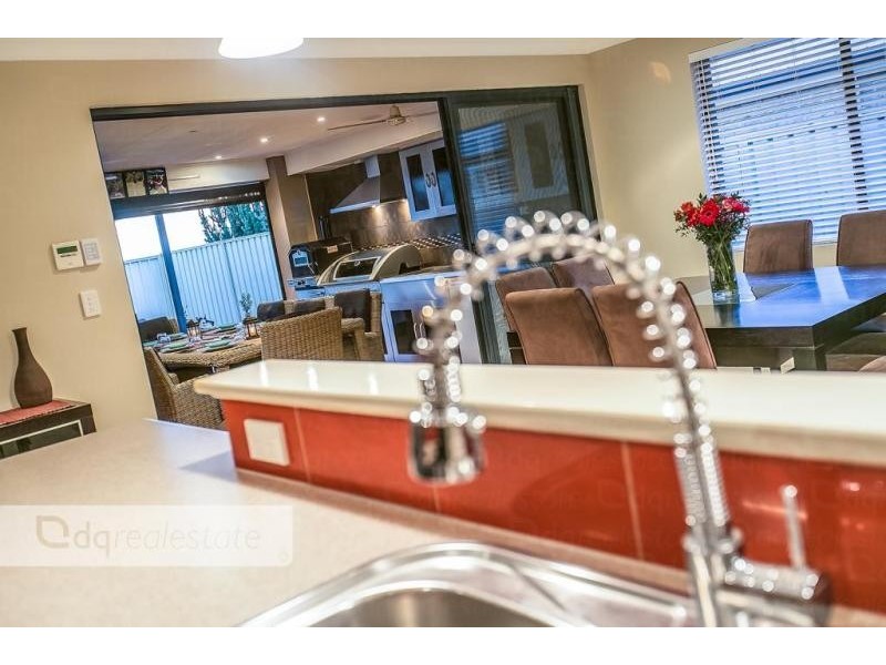 10 Susan Road, Madeley WA 6065