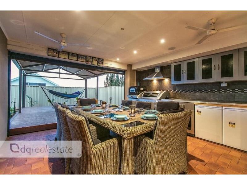 10 Susan Road, Madeley WA 6065