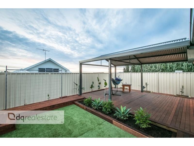 10 Susan Road, Madeley WA 6065