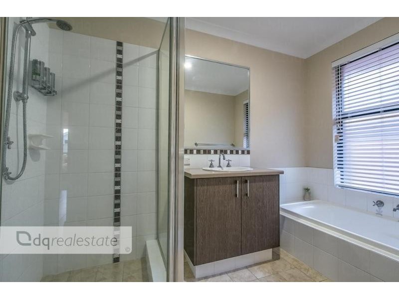 10 Susan Road, Madeley WA 6065