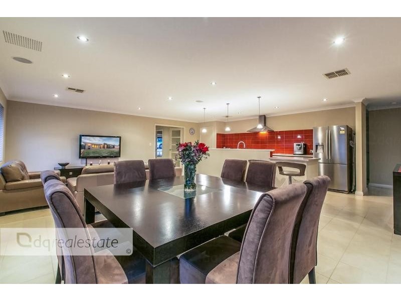 10 Susan Road, Madeley WA 6065