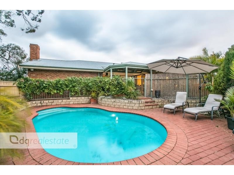 15 Bindoo Rise, Woodvale WA 6026