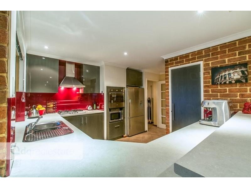 15 Bindoo Rise, Woodvale WA 6026