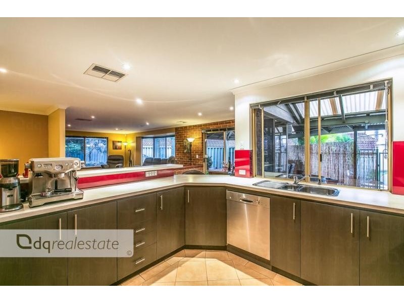 15 Bindoo Rise, Woodvale WA 6026