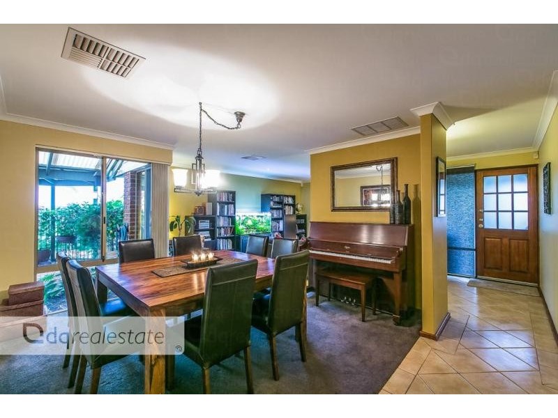 15 Bindoo Rise, Woodvale WA 6026