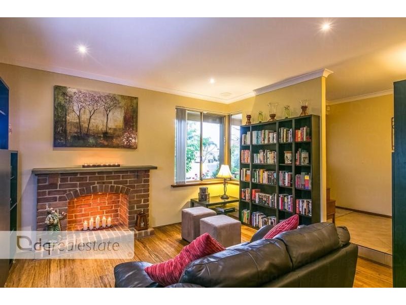 15 Bindoo Rise, Woodvale WA 6026