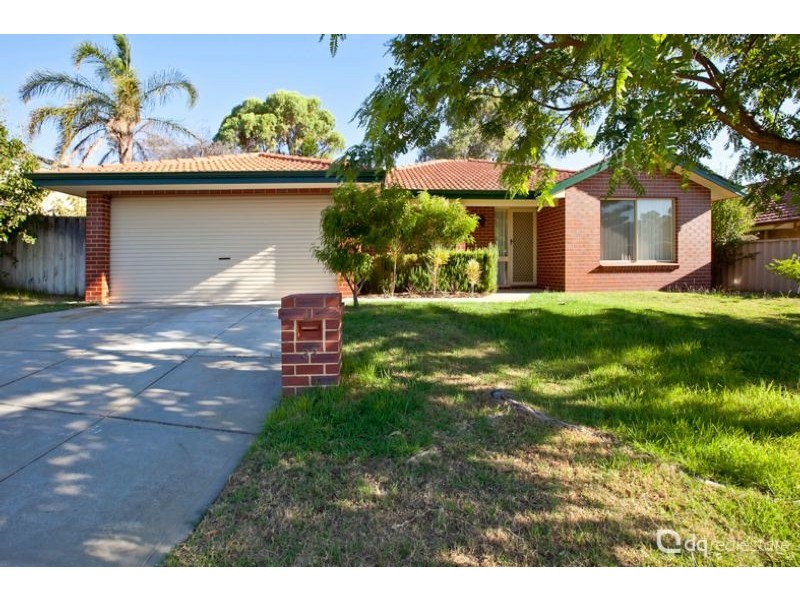 33 Monterey Drive, Woodvale WA 6026