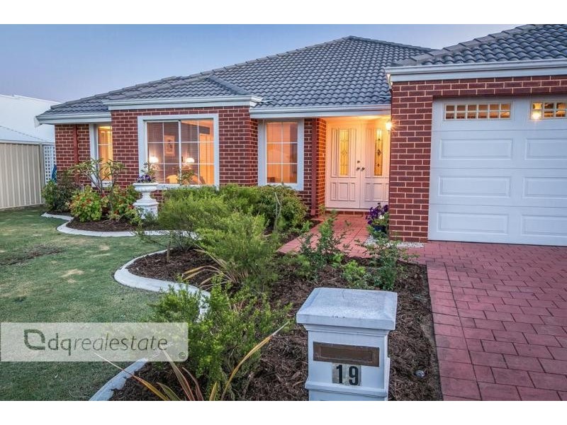 19 Gilbreth Bend, Tapping WA 6065