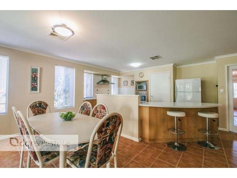 19 Gilbreth Bend, Tapping WA 6065