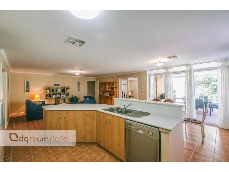 19 Gilbreth Bend, Tapping WA 6065