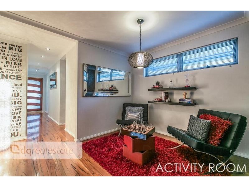 18 Hillsdale Rise, Darch WA 6065