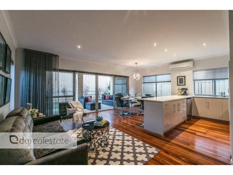 18 Hillsdale Rise, Darch WA 6065