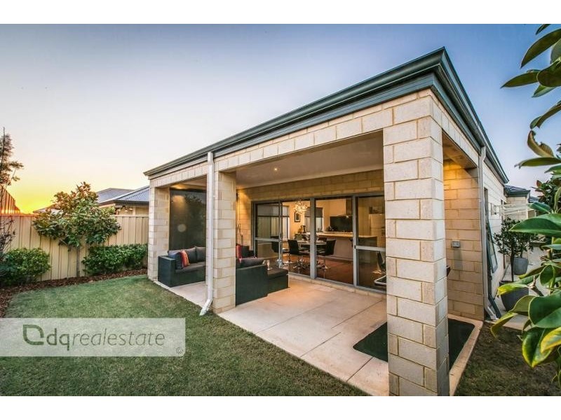 18 Hillsdale Rise, Darch WA 6065