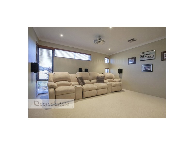 1 Fermoy Link, Darch WA 6065