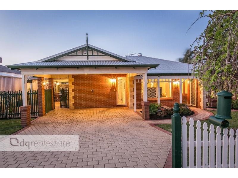 14 Nellie Court, Marangaroo WA 6064
