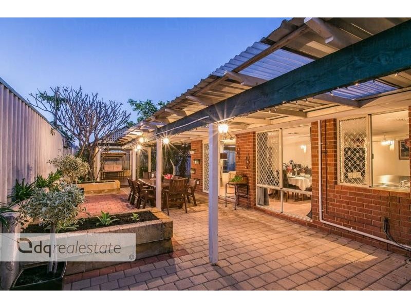 14 Nellie Court, Marangaroo WA 6064