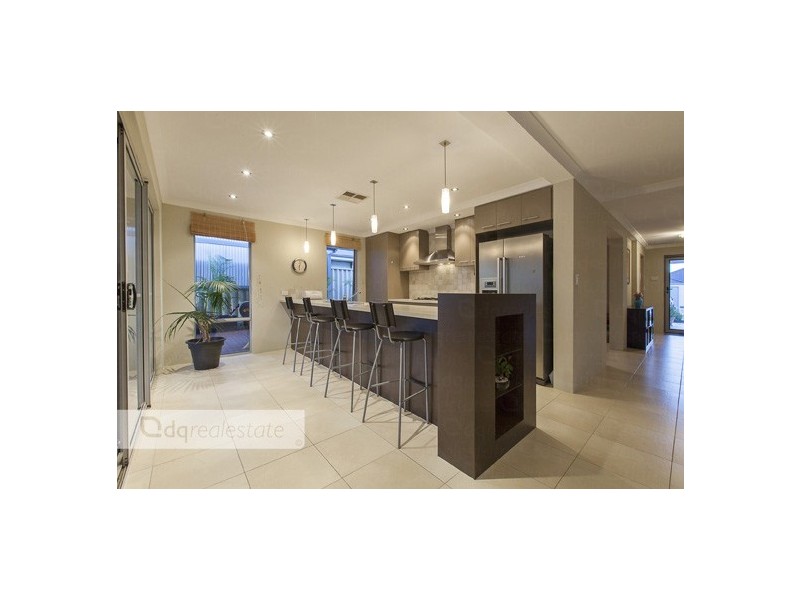 102 Da Vinci Drive, Tapping WA 6065