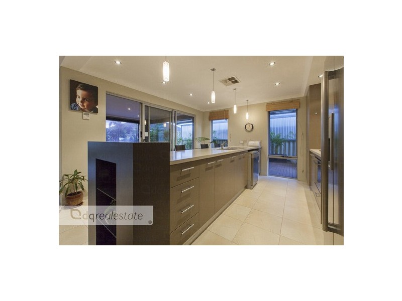 102 Da Vinci Drive, Tapping WA 6065