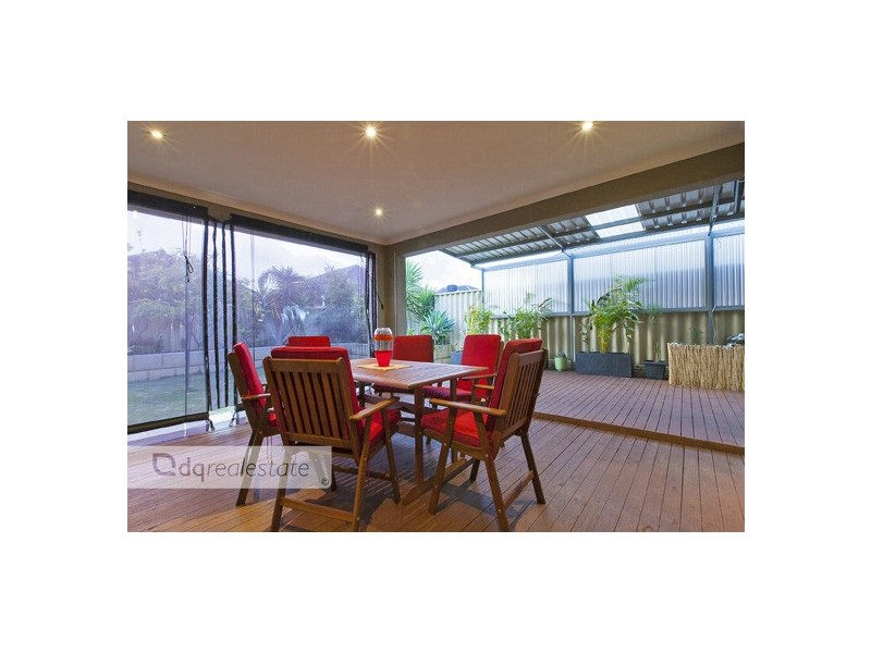 102 Da Vinci Drive, Tapping WA 6065