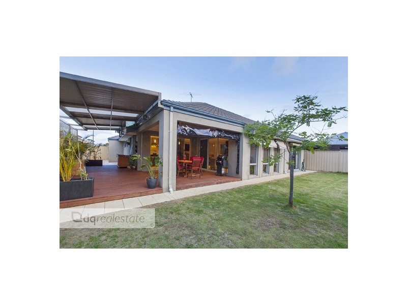 102 Da Vinci Drive, Tapping WA 6065