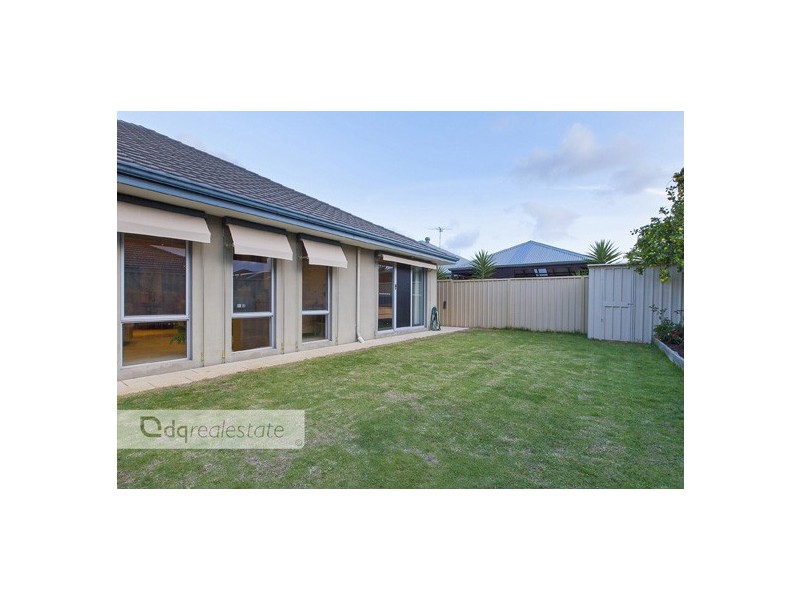 102 Da Vinci Drive, Tapping WA 6065