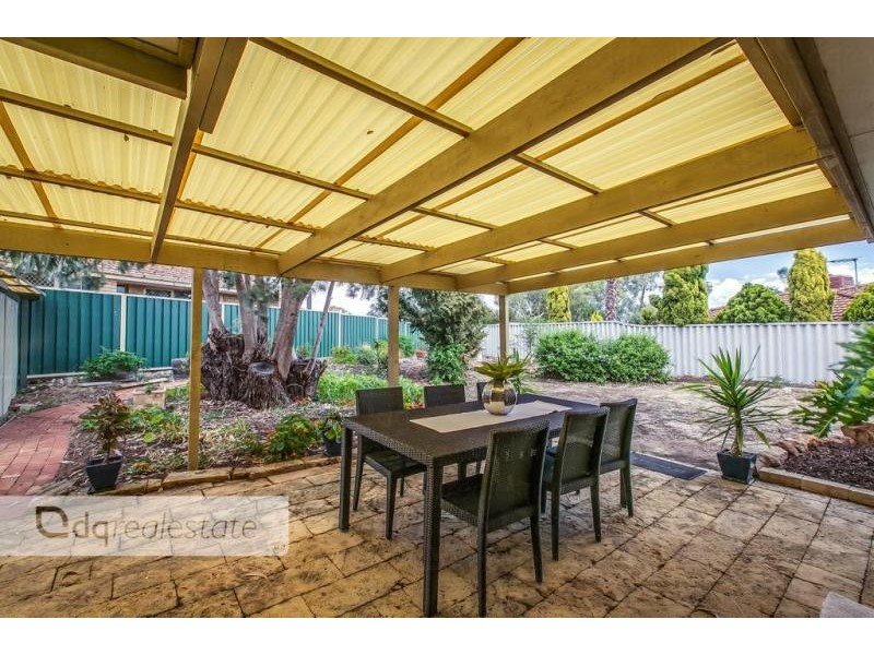 18 Richardson Court, Woodvale WA 6026