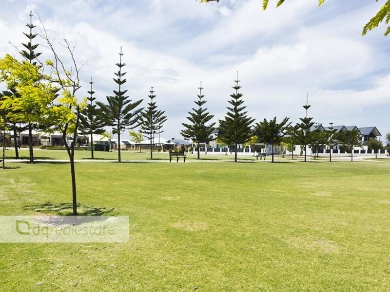 55 Fairbourne Approach, Butler WA 6036