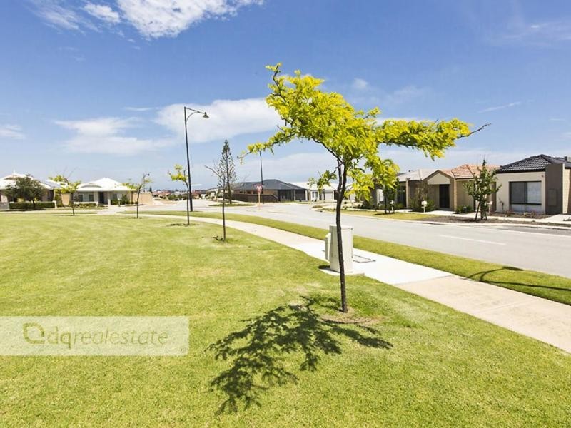 55 Fairbourne Approach, Butler WA 6036