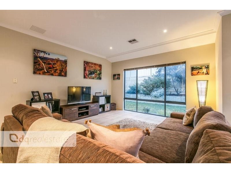 11 Birmingham Way, Darch WA 6065