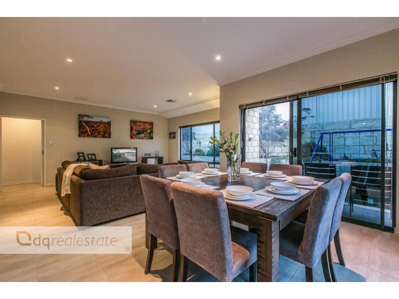 11 Birmingham Way, Darch WA 6065