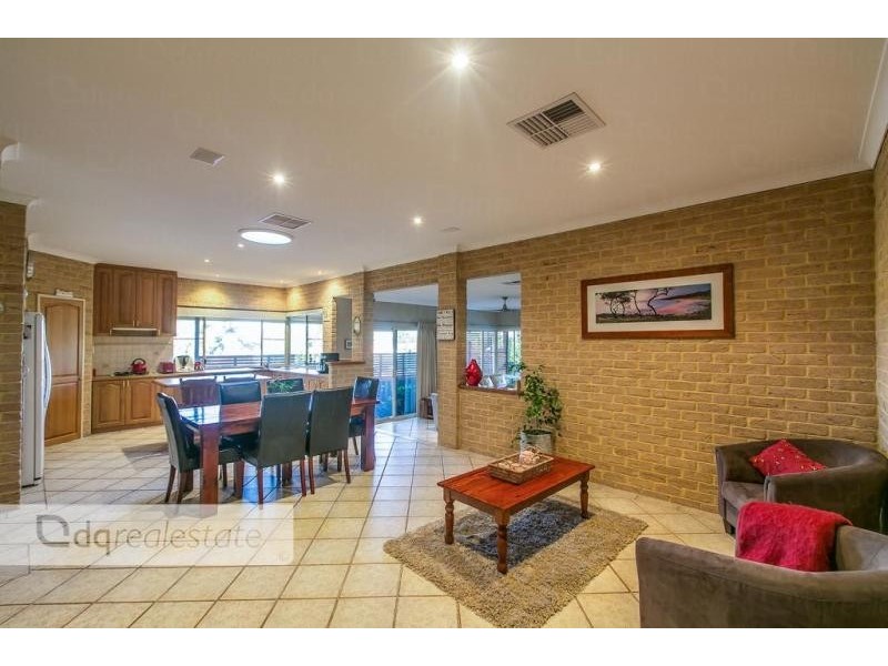 14 Penny Lane, Woodvale WA 6026