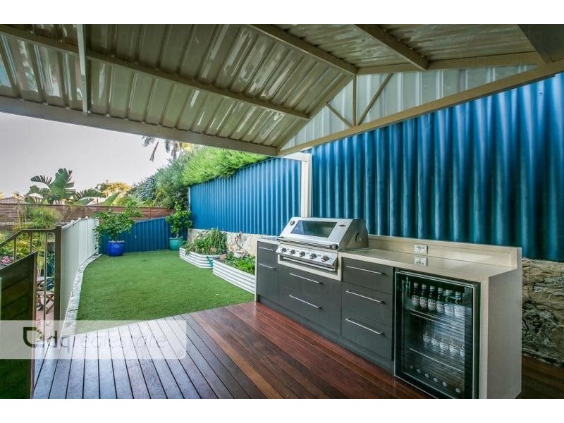 14 Penny Lane, Woodvale WA 6026