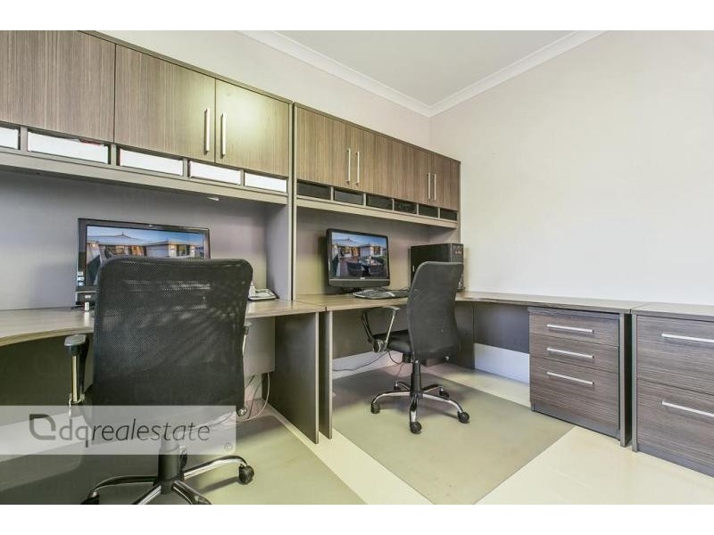 21 Liriope Parkway, Sinagra WA 6065