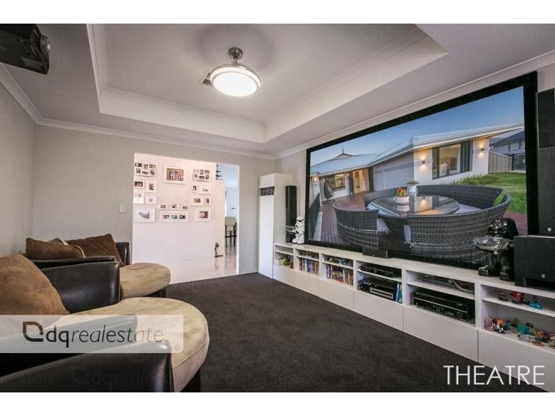 21 Liriope Parkway, Sinagra WA 6065