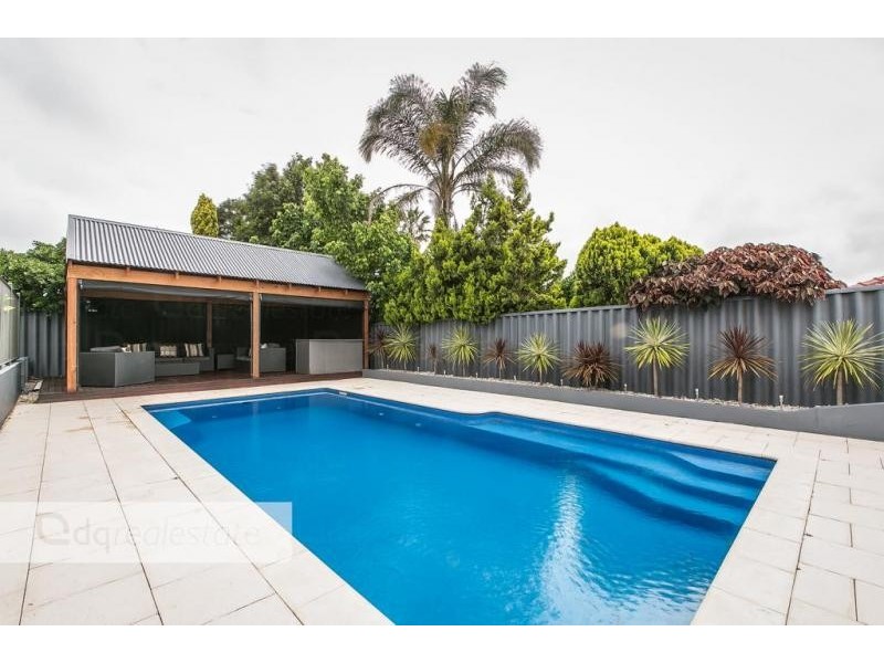 21 Lyell Grove, Woodvale WA 6026