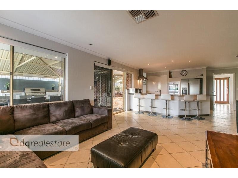 21 Lyell Grove, Woodvale WA 6026