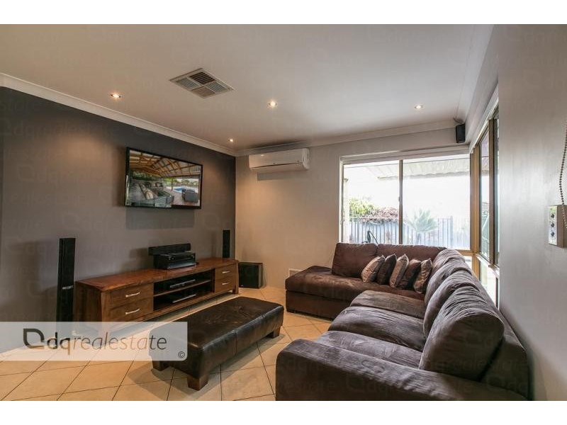 21 Lyell Grove, Woodvale WA 6026