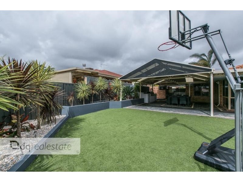 21 Lyell Grove, Woodvale WA 6026